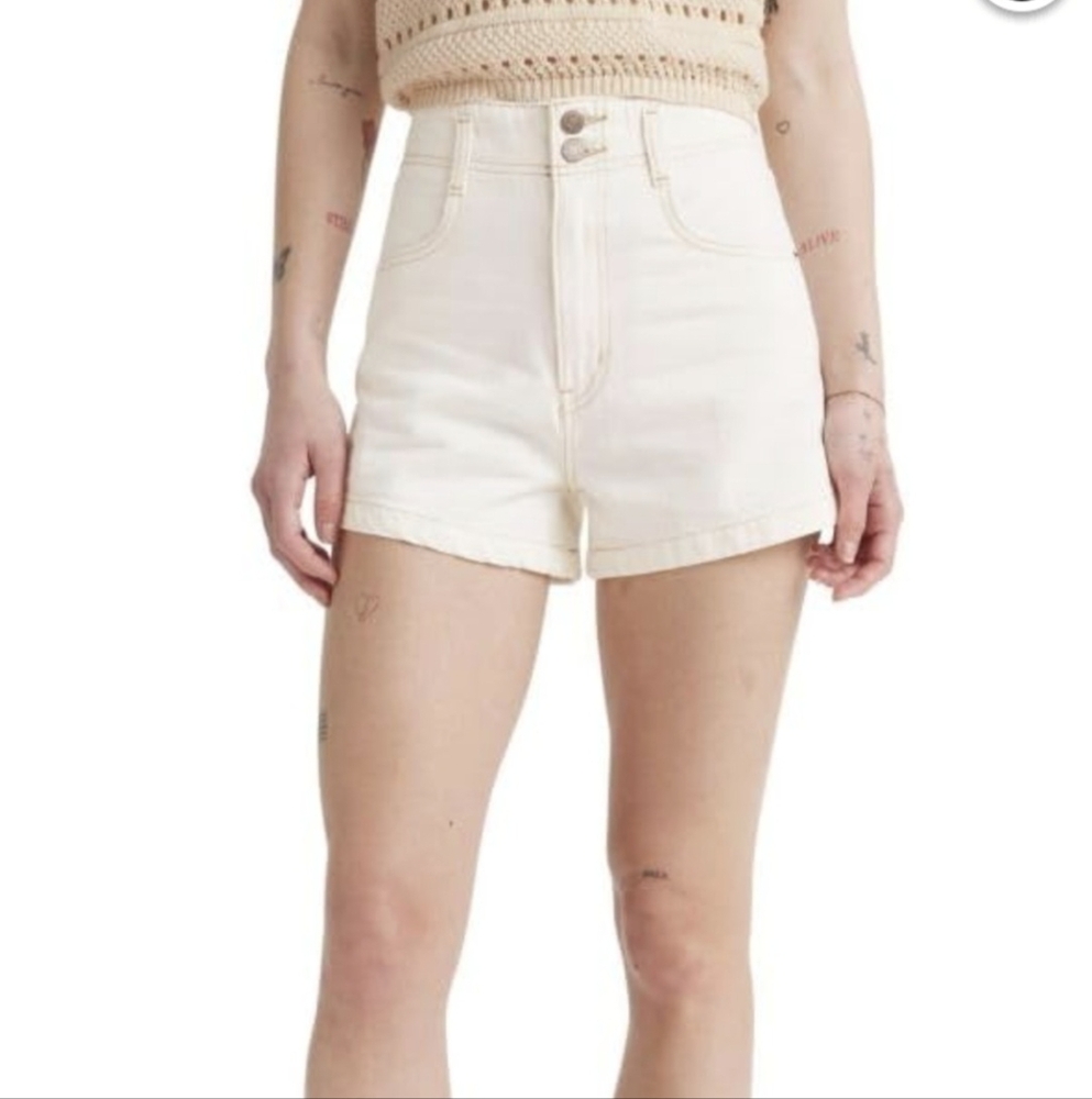Levi's Women's High Waist Mom Short